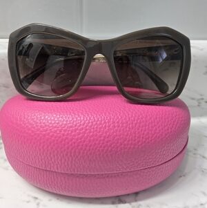 CHANEL SUNGLASSES AUTHENTIC EXCELLENT CONDITION.